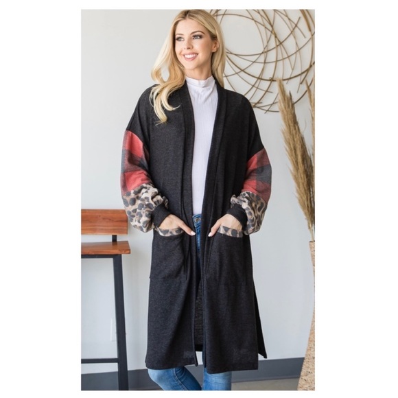NEW Long Body Leopard & Buffalo Plaid Cardigan With Pockets - Picture 3 of 4